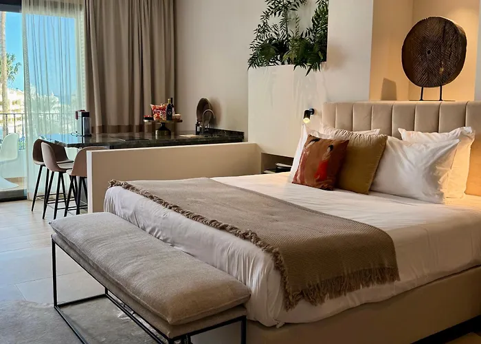 Comfy Studios Hotel