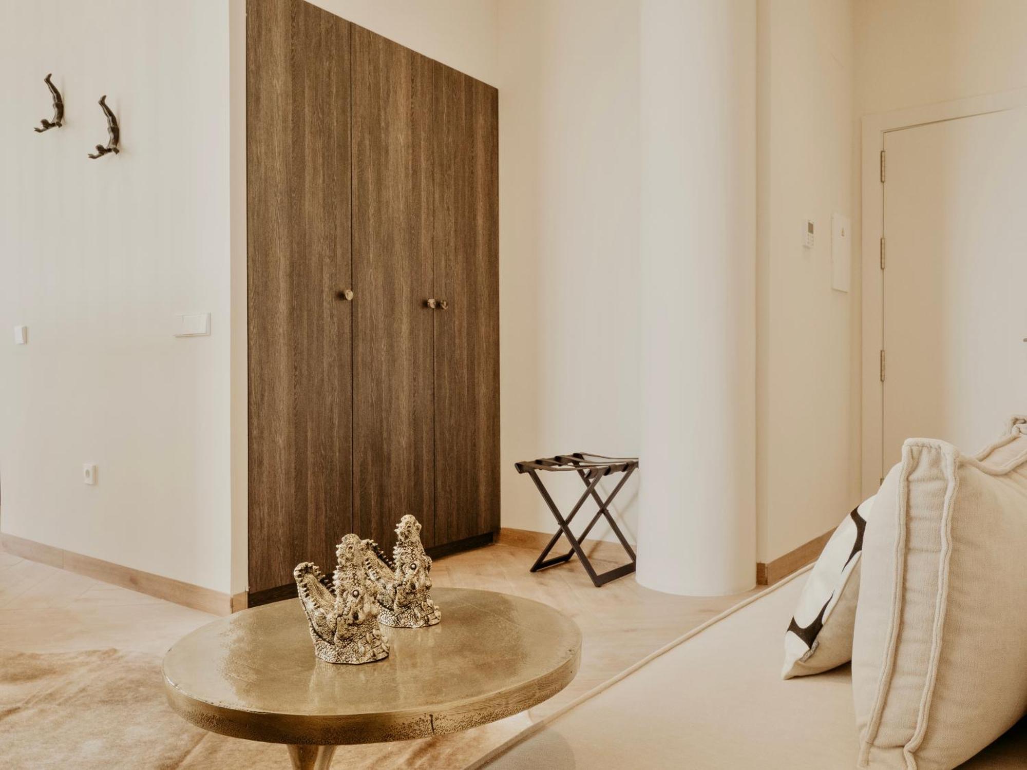 Hotel Comfy 5*