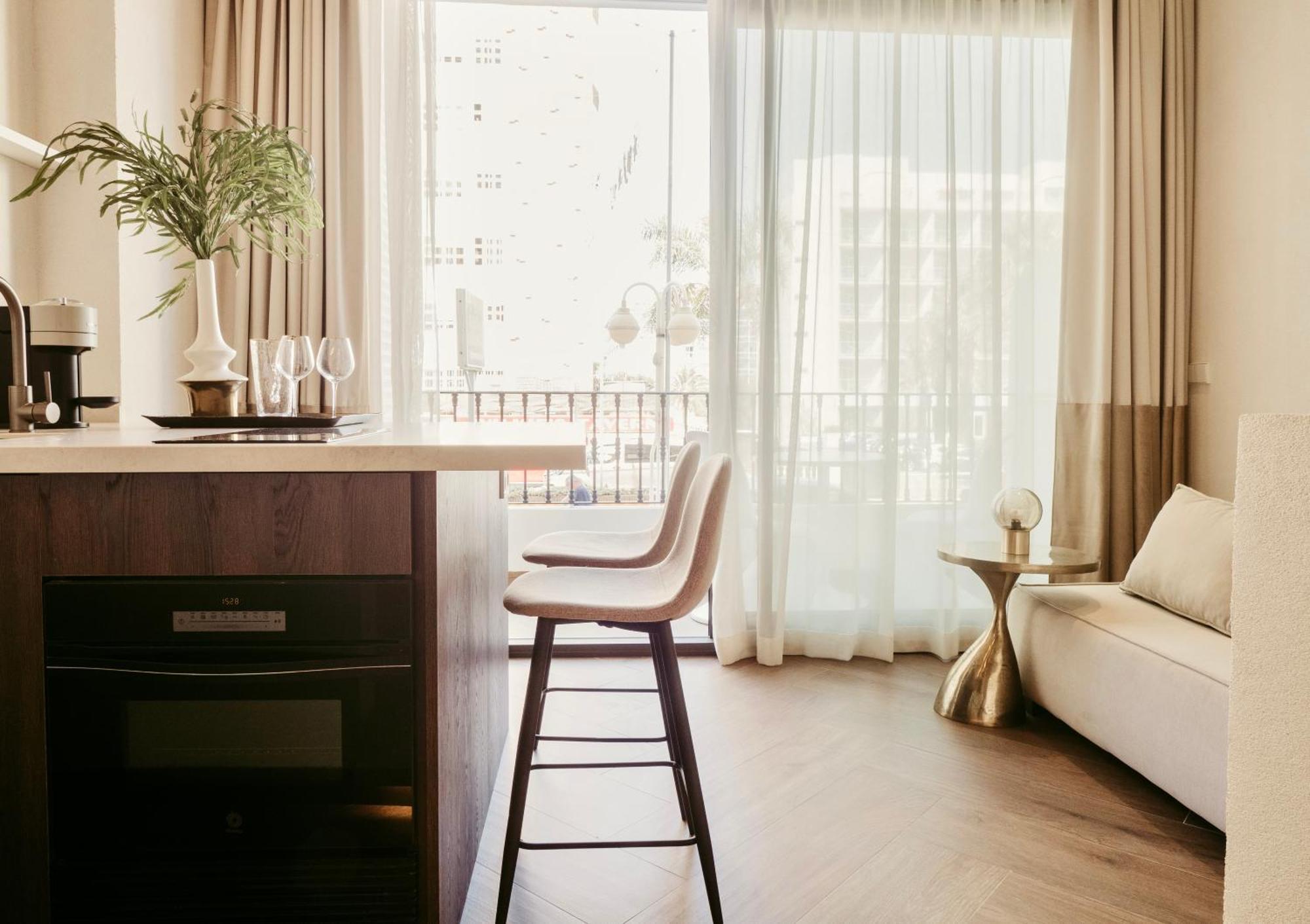 Comfy Hotel 5*